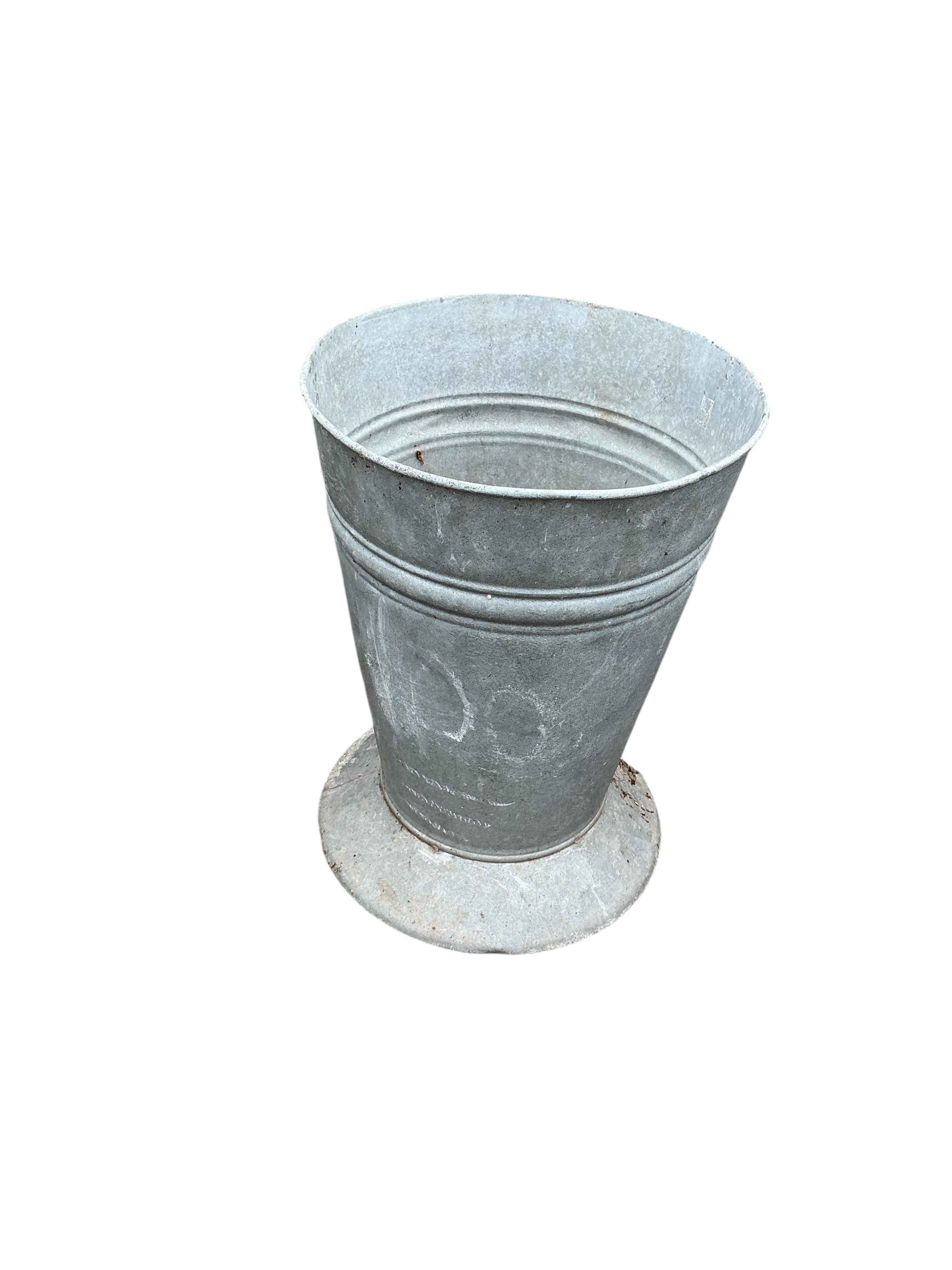 A pair of galvanised florist's flower buckets, diameter 29cm, height 38cm